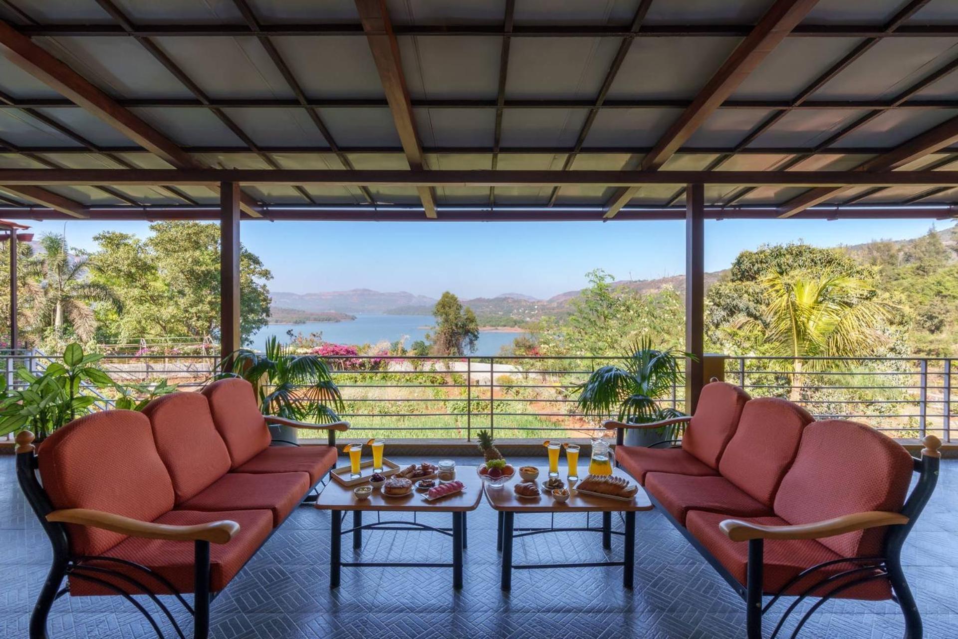 Ekam Lake House By Stayvista With Mountain & Lake Views, Outdoor Jacuzzi, Sauna, Modern Amenities & Kitchen Garden Πούνε Εξωτερικό φωτογραφία